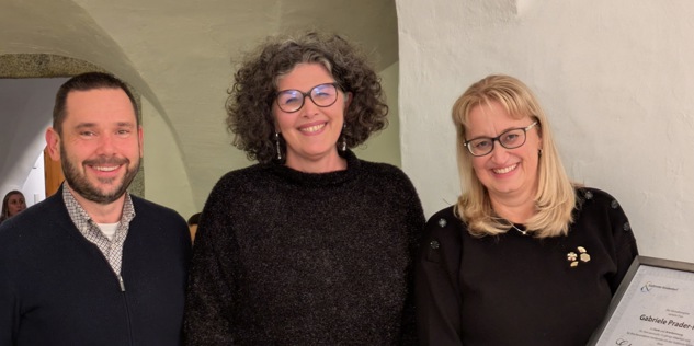 PXL 20241213 214203345