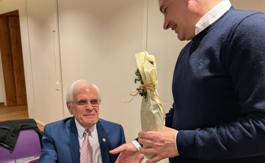 PXL 20250424 153328905