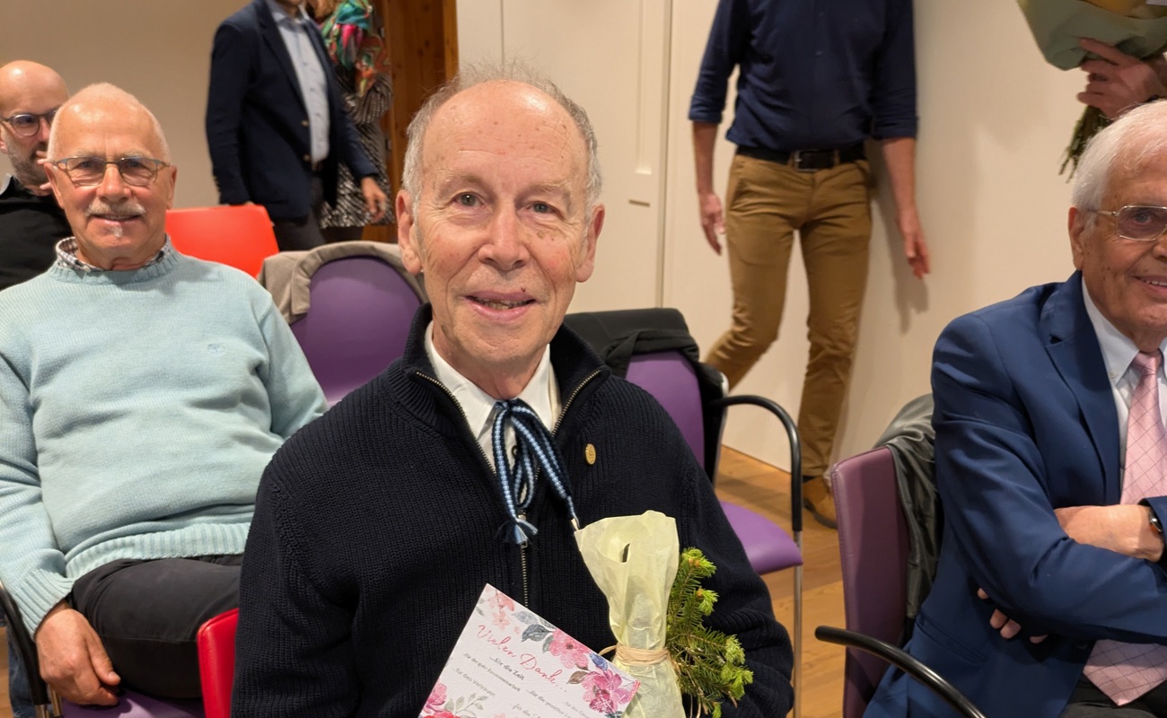 PXL 20250424 153320286